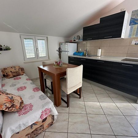 Apartments Brkic Lozovac Bagian luar foto