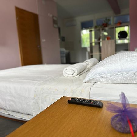 Apartments Brkic Lozovac Bagian luar foto