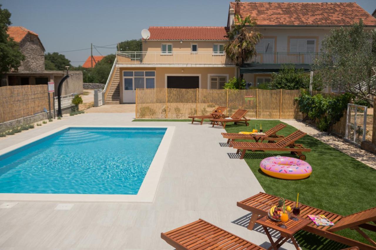 Apartments Brkic Lozovac Bagian luar foto
