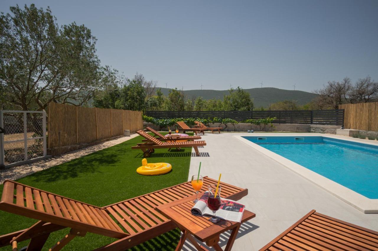 Apartments Brkic Lozovac Bagian luar foto