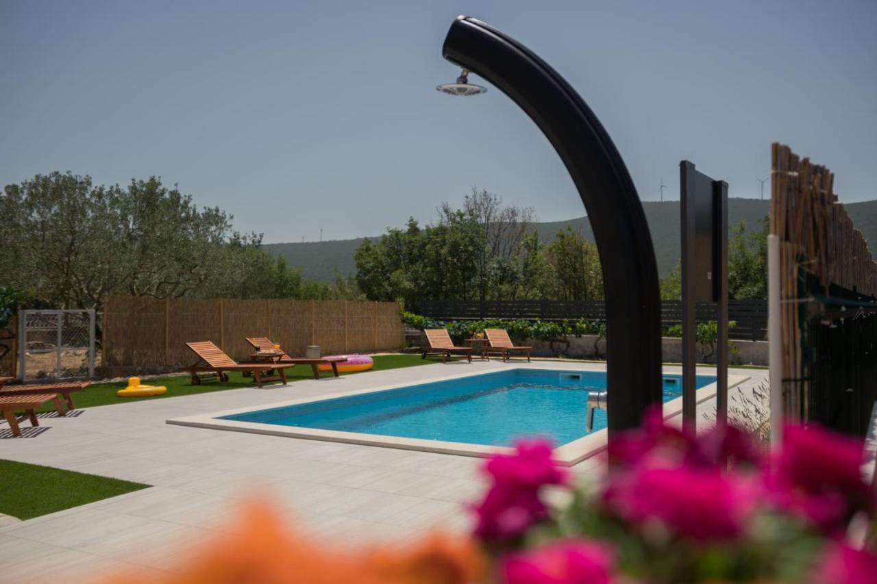 Apartments Brkic Lozovac Bagian luar foto