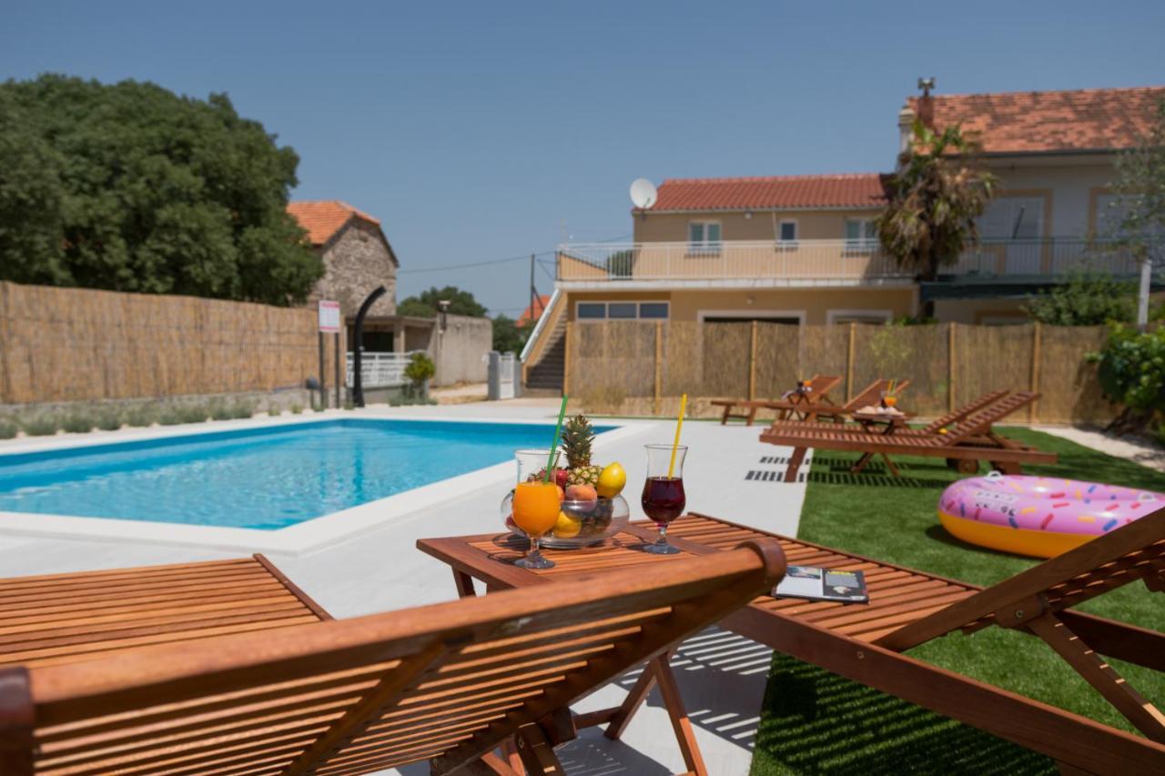 Apartments Brkic Lozovac Bagian luar foto