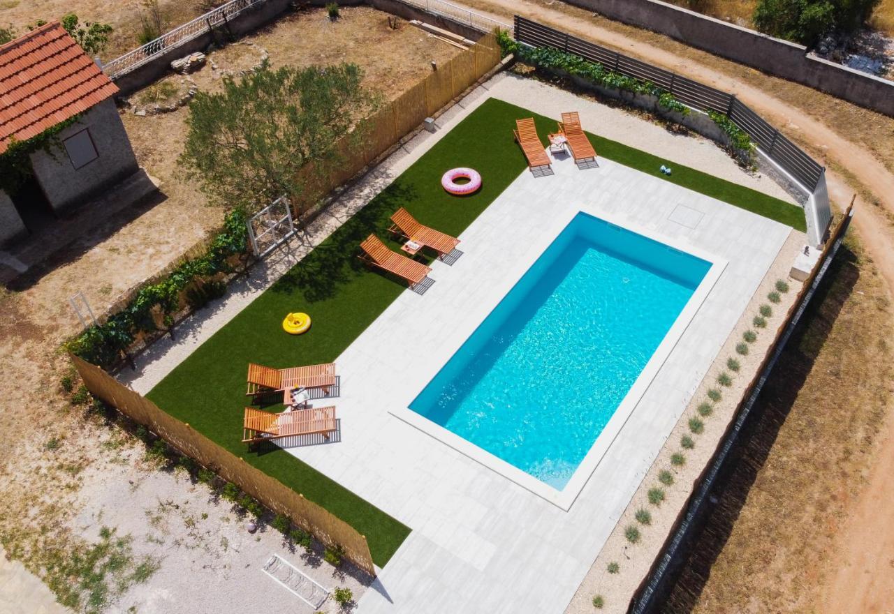 Apartments Brkic Lozovac Bagian luar foto