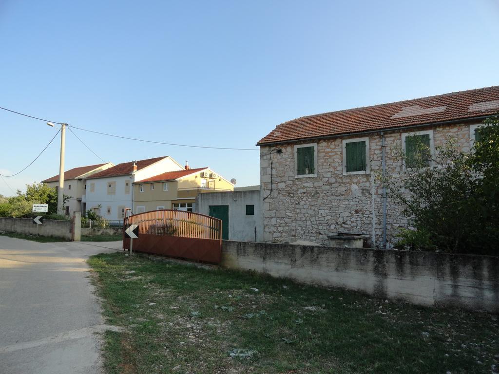 Apartments Brkic Lozovac Bagian luar foto