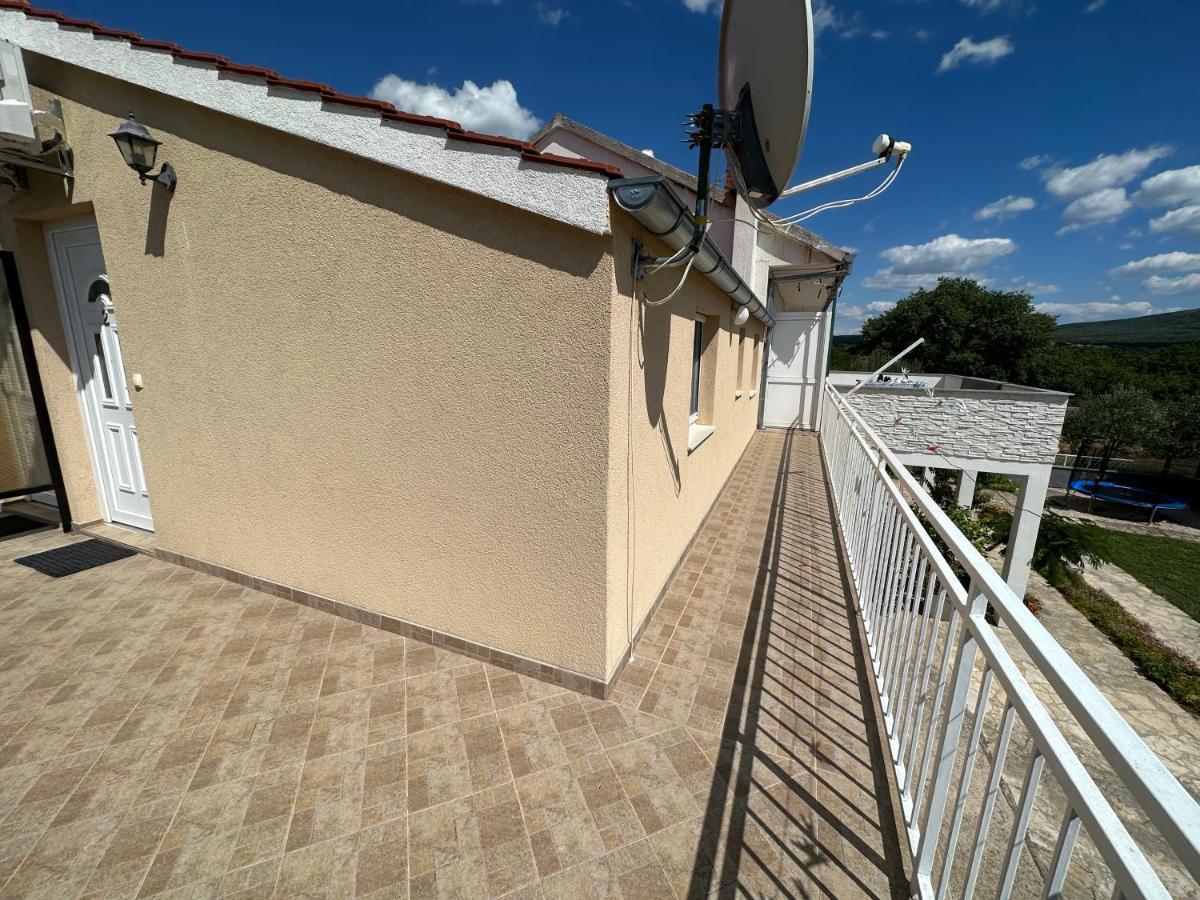 Apartments Brkic Lozovac Bagian luar foto