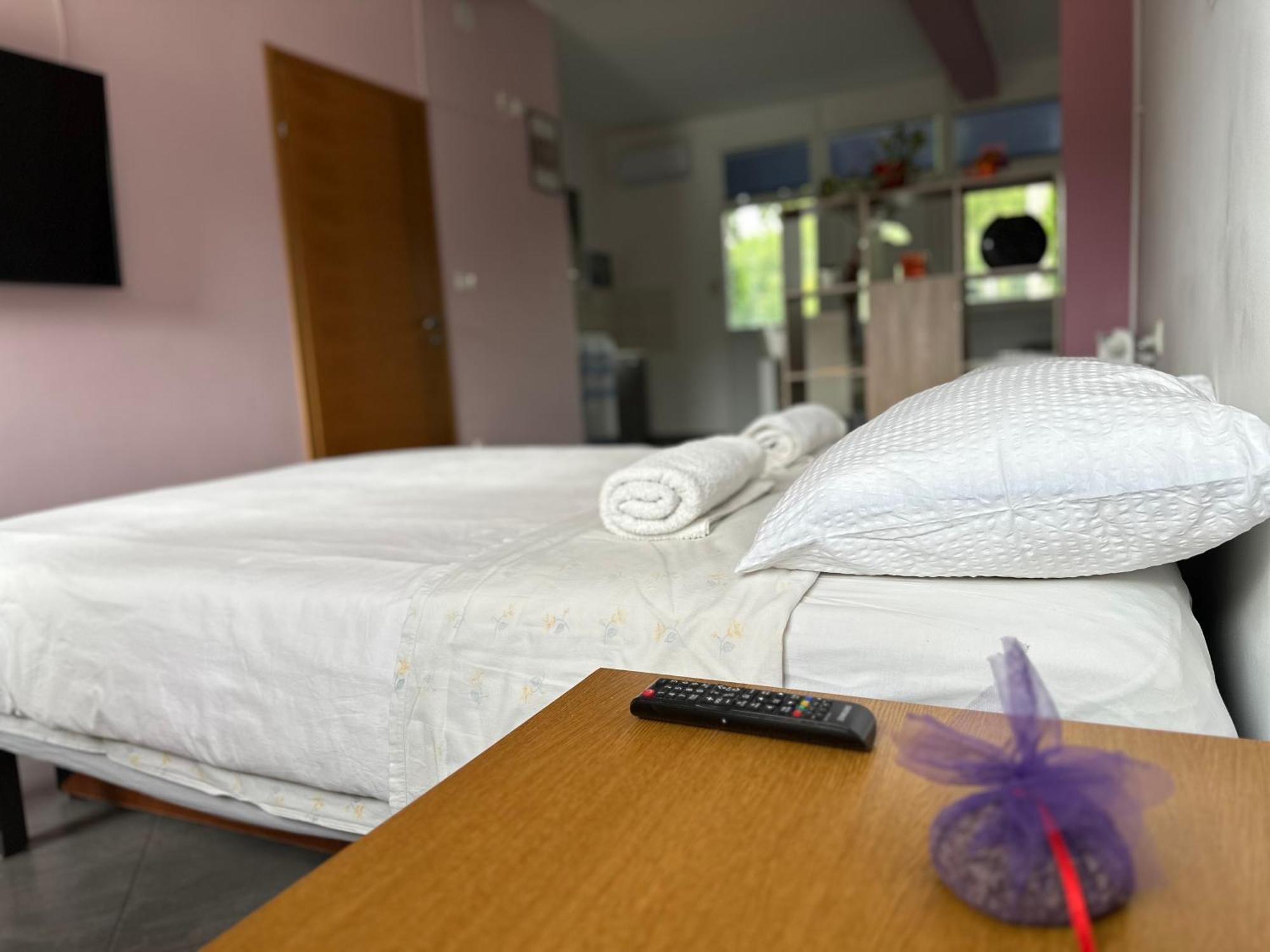 Apartments Brkic Lozovac Bagian luar foto